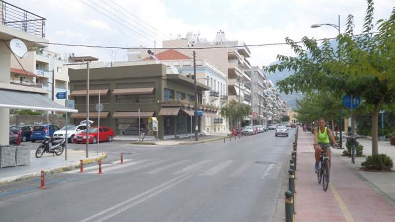 Καλαμάτα: Κατασχέσεις τραπεζοκαθισμάτων λόγω οφειλών από τη δημοτική αρχή