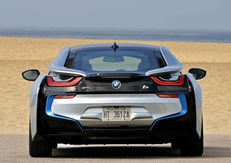 To πίσω μέρος του i8...