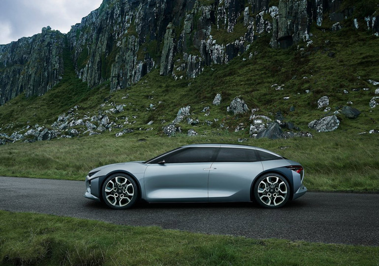 Το μήκος του γαλλικού μοντέλου αγγίζει τα 4.85 μέτρα...