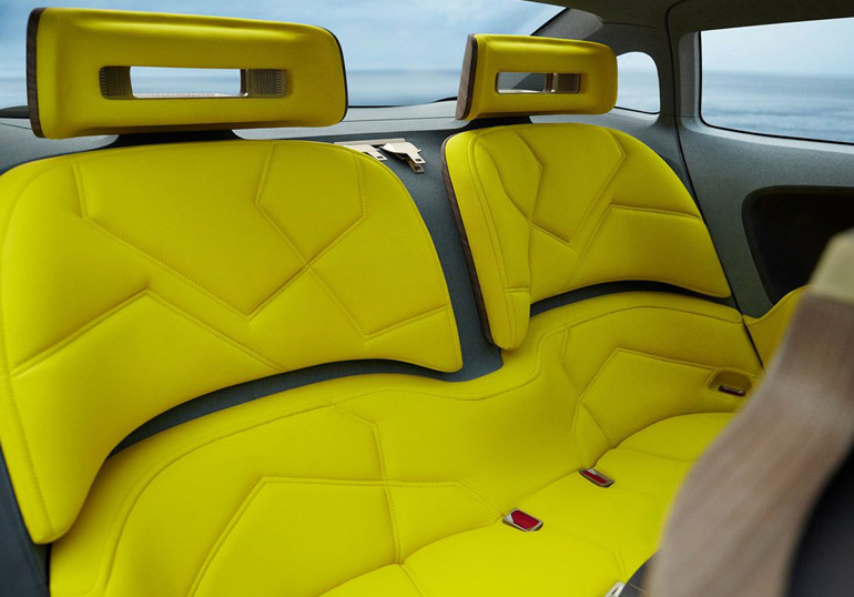 Οι δύο θέσεις στην πίσω σειρά καθισμάτων...