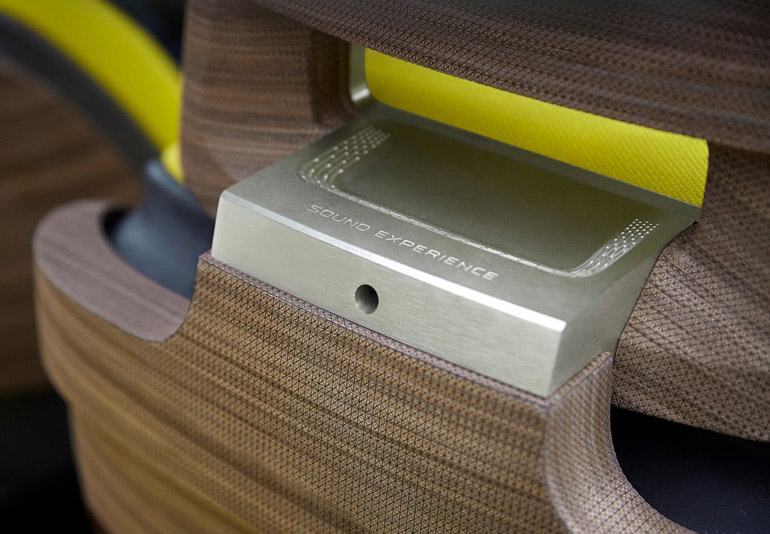 Ηχεία ενσωματωμένα στα καθίσματα!