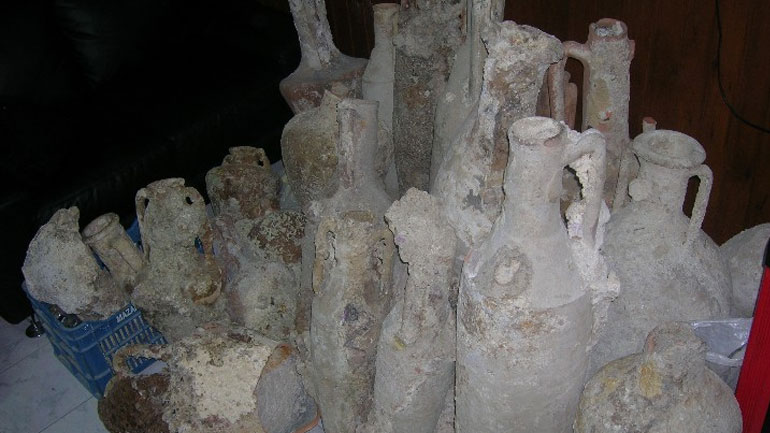 Κάλυμνος: Στο εδώλιο 18 άτομα για ναρκωτικά και κατοχή αρχαίων αντικειμένων