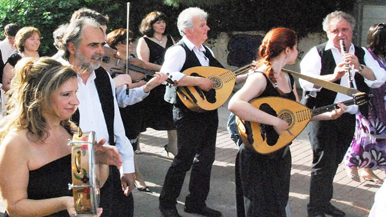Λαλητάδες και Μάνος Μουντάκης στο Βεάκειο Θέατρο Πειραιά