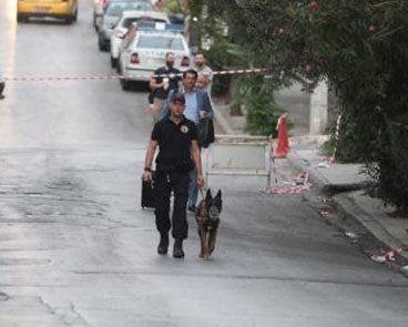 Ακόμη και αστυνομικοί σκύλοι επιστρατεύτηκαν για την ασφάλεια των υποψηφίων
