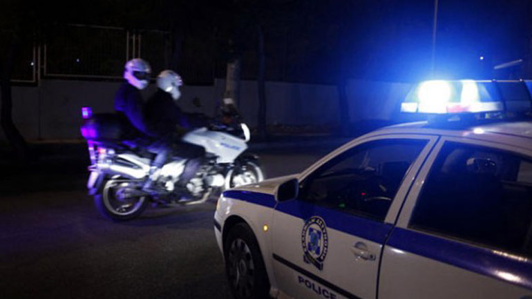 Ελεύθερος με περιοριστικούς όρους ο 15χρονος που μαχαίρωσε τον αστυνομικό στο Αίγιο