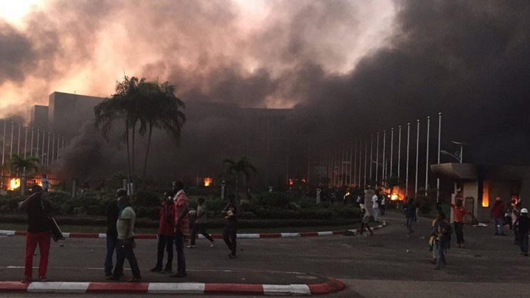 Γκαμπόν: Σε κατάσταση πολιορκίας το κοινοβούλιο της χώρας