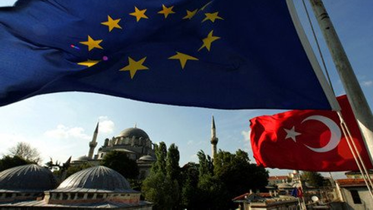 Γερμανός επίτροπος: «Μη ρεαλιστική» η ένταξη της Τουρκίας στην Ε.Ε. όσο είναι πρόεδρος ο Ερντογάν – Αντιδράσεις Άγκυρας