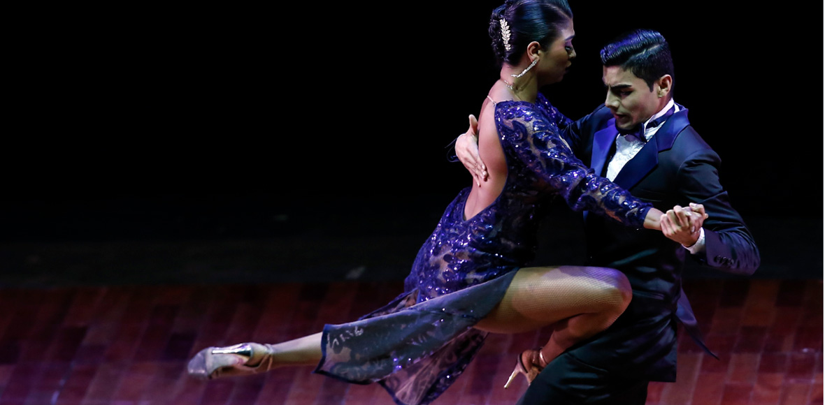 Φλογερό τάνγκο