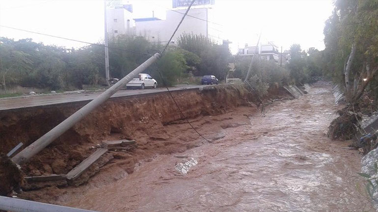 Η Περιφέρεια Αττικής αποκαθιστά τμήμα της Λ. Κηφισού που είχε καταστραφεί από πλημμύρες