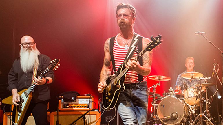 Στην Αθήνα οι «Eagles of Death Metal» που επιβίωσαν της επίθεσης στο Μπατακλάν