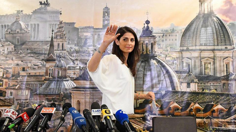 Πρώτες δυσκολίες για τη δήμαρχο της Ρώμης