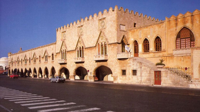 Περιφ. Νοτίου Αιγαίου: «Δεν μπορούμε να προσφέρουμε τις υπηρεσίες που δικαιούται ο πολίτης