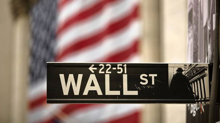 Μικρή πτώση στη Wall Street