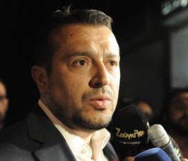 O υπουργός Επικρατείας εμφανίστηκε τα χαράματα... στην Καλλιθέα