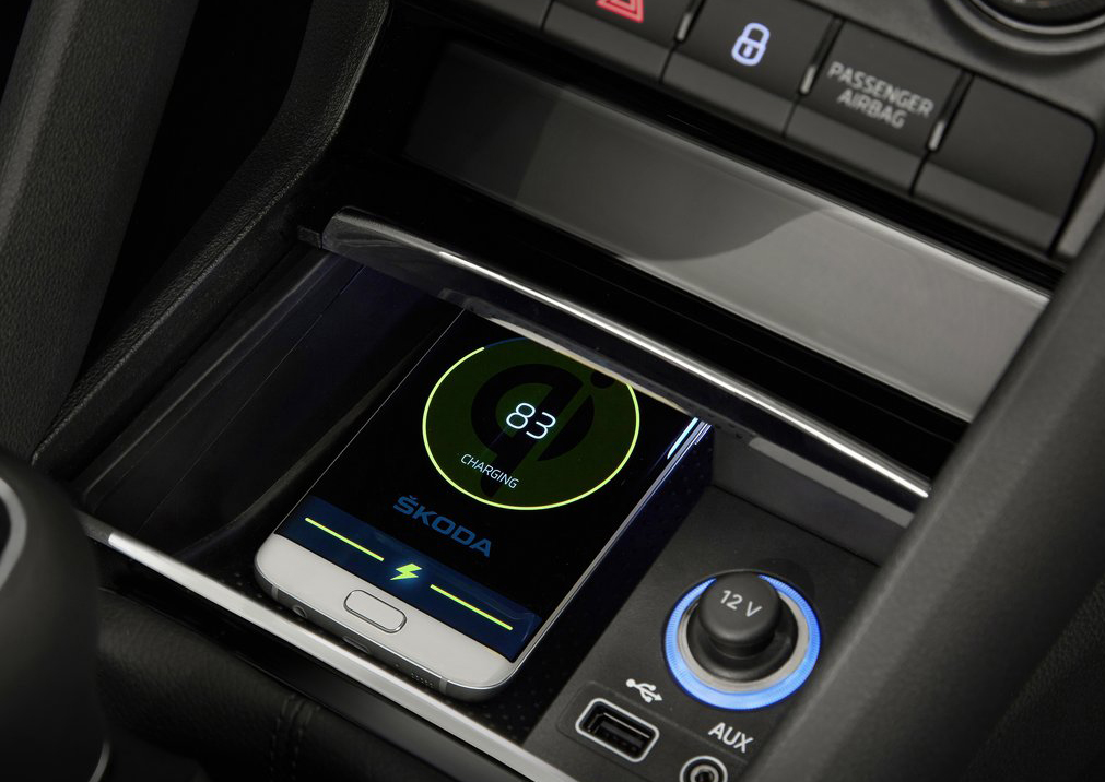 Το κινητό θα έχει τη δυνατότητα να φορτίζει απλώς ακουμπώντας σε συγκεκριμένο σημείο...