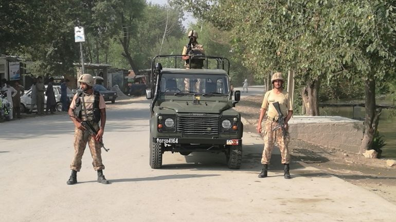 Τουλάχιστον 12 νεκροί από επίθεση καμικάζι σε δικαστήριο του Πακιστάν