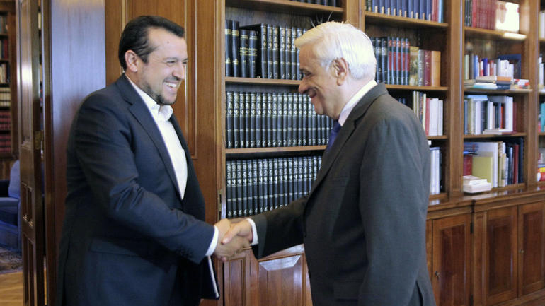 Συνάντηση Πρ. Παυλόπουλου με Ν. Παππά στις 14.00