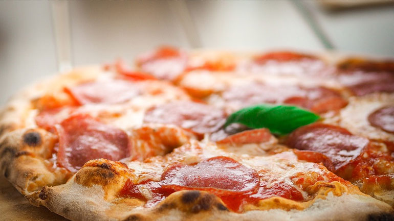 Η πίτσα αυξάνει την παραγωγικότητα στη δουλειά, σύμφωνα με μελέτη