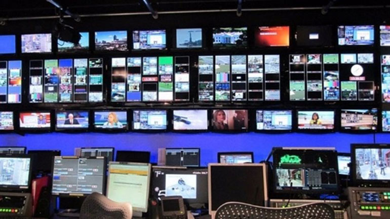 Αγωνία για τους εργαζόμενους των καναλιών που δεν πήραν άδεια