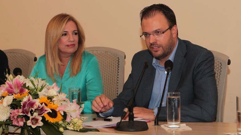 Δημοκρατική Συμπαράταξη: Όποιος δεν θέλει να ζυμώσει, δέκα μέρες κοσκινίζει Δημοκρατική Συμπαράταξη: Όποιος δεν θέλει να ζυμώσει, δέκα μέρες κοσκινίζει