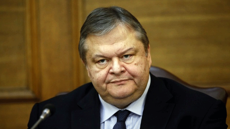 Βενιζέλος για τηλεοπτικές άδειες: Παραβιάστηκε το Σύνταγμα