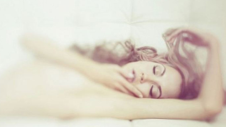 Κοιμηθείτε ολόγυμνοι…Κάνει καλό στη υγεία!