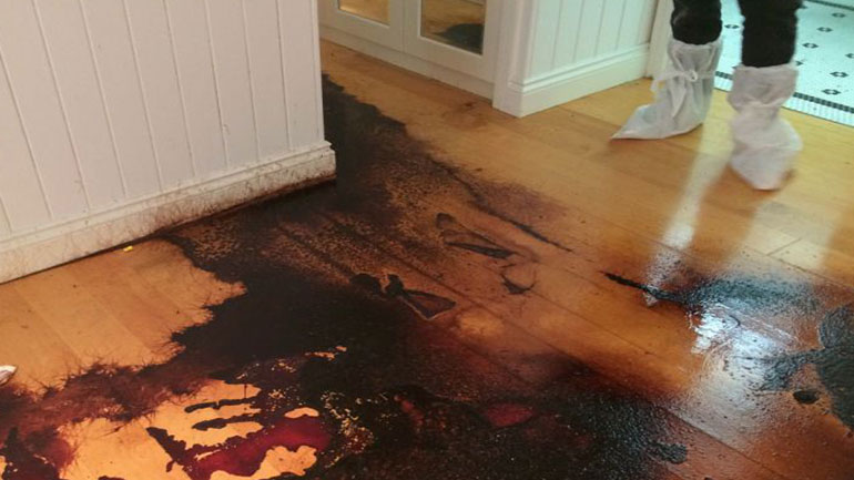 Τρία πτώματα σε λίμνη αίματος μέσα σε οικία στη Φλόριντα
