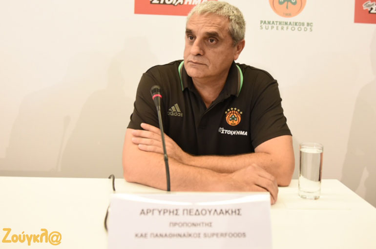 Ο προπονητής της ομάδας