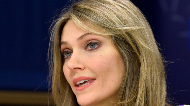 Επανέρχεται στο θέμα των αυθαιρεσιών και περιορισμών στην ανεξαρτησία και ελευθερία του λόγου η Εύα Καϊλή