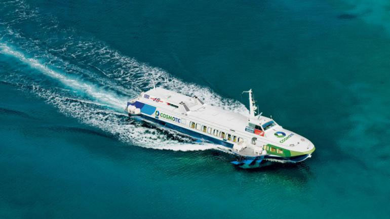 Στο λιμάνι του Πειραιά επέστρεψε λόγω μηχανικής βλάβης το υδροπτέρυγο «Φλάινγκ Ντόλφιν 18»