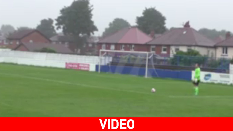 Τερματοφύλακας πετυχαίνει ένα γκολ που θα μείνει αξέχαστο…