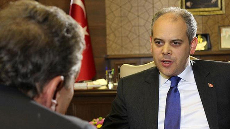 Οι τουρκικές αρχές κατέσχεσαν τηλεοπτικό υλικό από συνέντευξη υπουργού στη Deutsche Welle