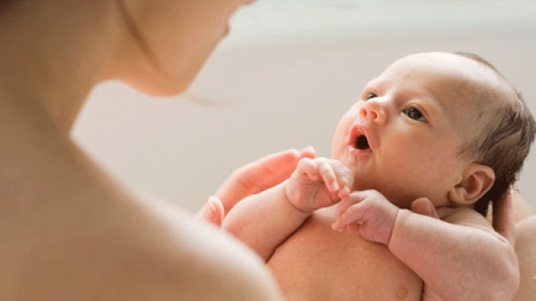 Ο τοκετός με καισαρική αυξάνει τον κίνδυνο παχυσαρκίας του παιδιού