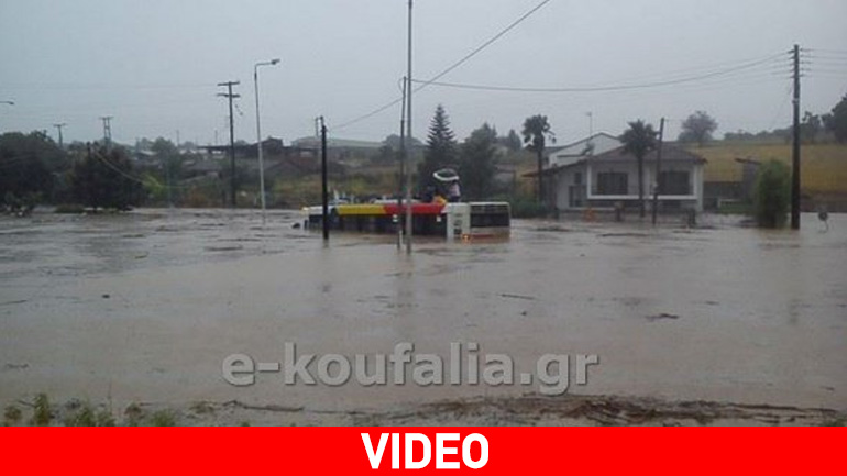 Καρέ – καρέ η στιγμή διάσωσης επιβατών λεωφορείου του ΟΑΣΘ