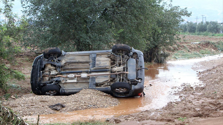 Θεσπρωτία: Χείμαρρος παρέσυρε Ι.Χ. – Σώοι η 36χρονη μητέρα και τα δύο παιδιά της