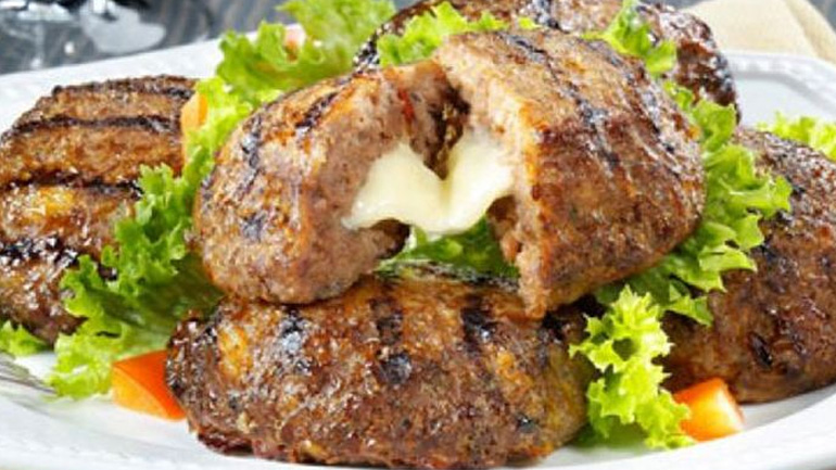 Γεμιστά μπιφτέκια με ρύζι