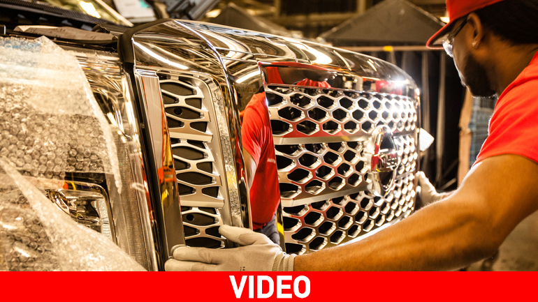 Κατασκευάζοντας το «θηριώδες» Titan