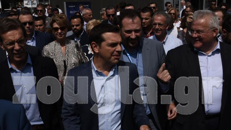 Ο Αλέξης Τσίπρας περιηγείται στα περίπτερα της ΔΕΘ