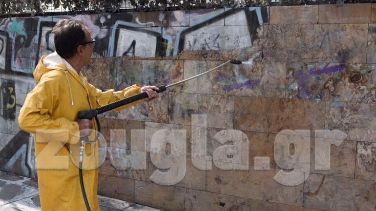 Eργασίες καθαρισμού στο παρά πέντε της ομιλίας Τσίπρα