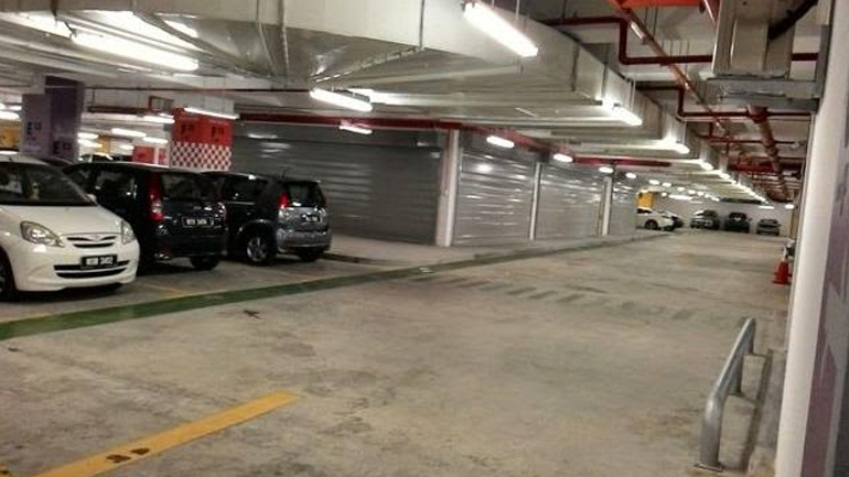 Γερμανία: Συνταξιούχος συγκρούστηκε με 14 αυτοκίνητα σε χώρο στάθμευσης