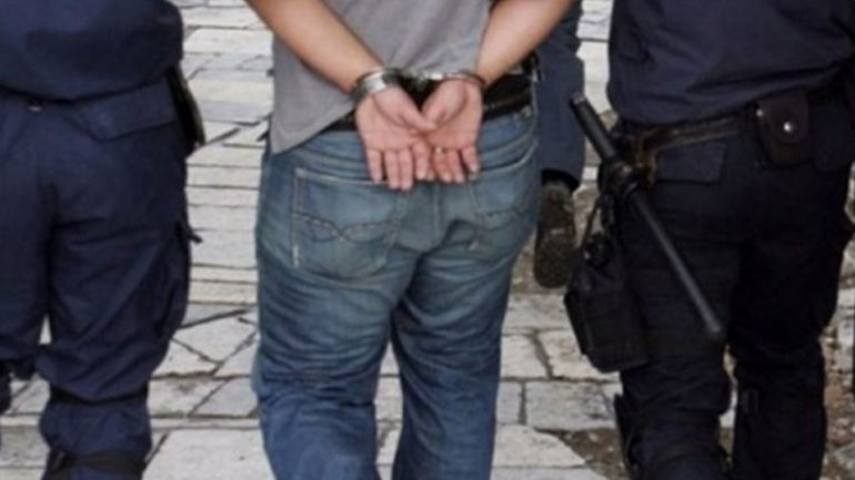 Αχαϊα: Εκπυρσοκρότησε το όπλο του και τραυμάτισε 19χρονη