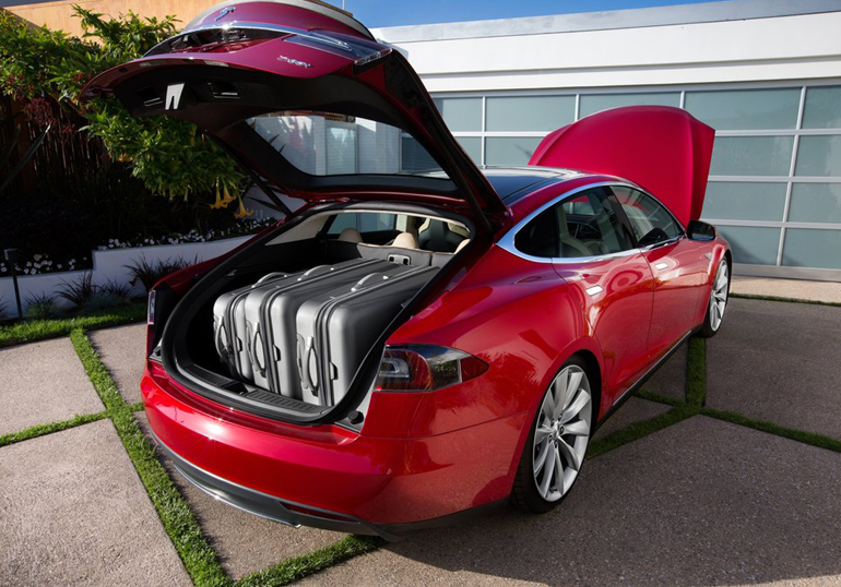 Τεράστιος ο χώρος αποσκευών...