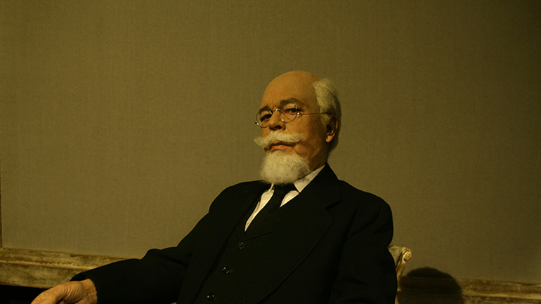 «Ελευθέριος Βενιζέλος» με τον  Γιάννη Μόρτζο στο θέατρο Πέτρας στην Πετρούπολη