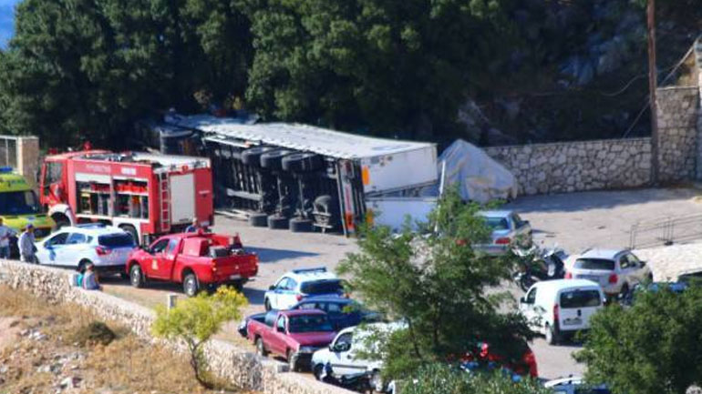 Τραγική κατάληξη με την ανατροπή νταλίκας στα Διλινάτα Τραγική κατάληξη με την ανατροπή νταλίκας στα Διλινάτα