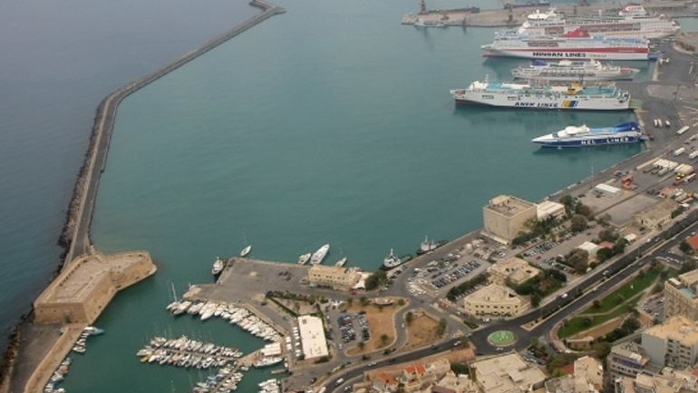 Ηράκλειο: Προσπάθησε να μπει στο πλοίο με όπλο και συνελήφθη