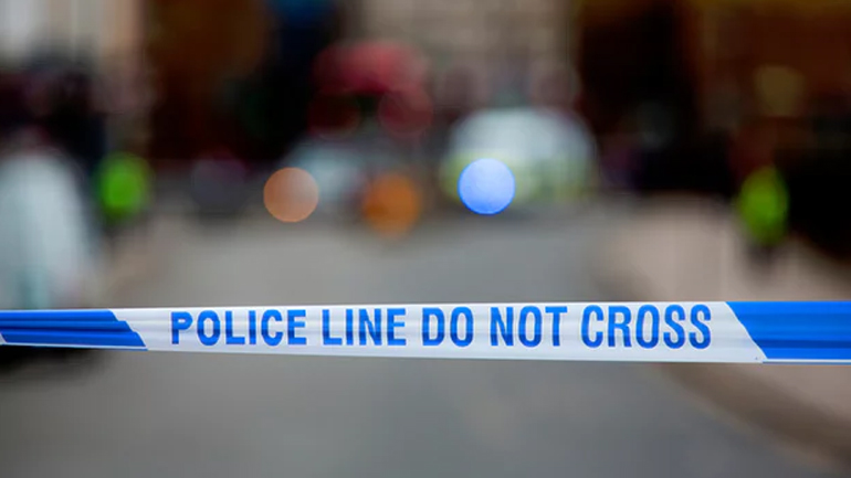 Βρετανία: Καταζητούνται 20 νεαροί για πιθανό ρατσιστικό έγκλημα