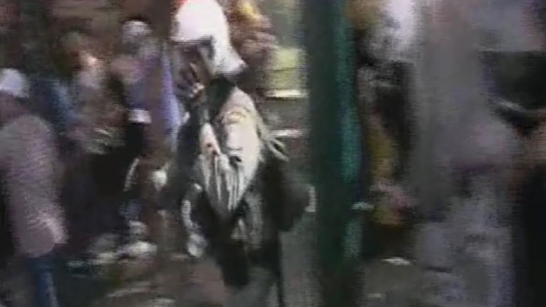 Ένταση και ξυλοδαρμός δημοσιογράφου σε συγκέντρωση διαμαρτυρίας στη Χίο για το προσφυγικό