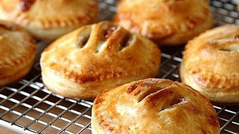 Σπιτικά μηλοπιτάκια για το σχολείο