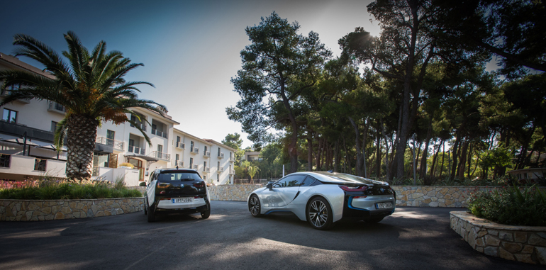 Και μόνο που τα κοιτάζεις καταλαβαίνεις πως πρόκειται για αυτοκίνητα του μέλλοντος...