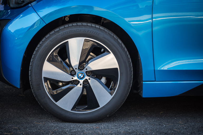 Ακόμα και τα ελαστικά είναι ειδικά για να μειώνουν τις τριβές...